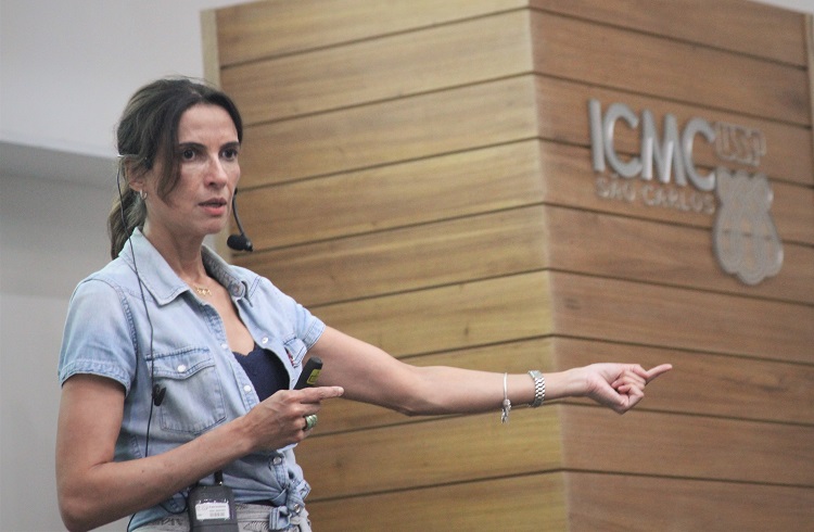 Professora Ana Paula